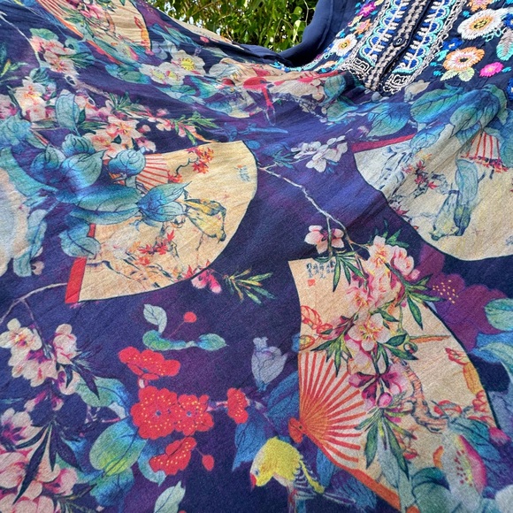🌼Beautiful Johnny Was Floral Embroidered Blouse/Tunic - Picture 9 of 9